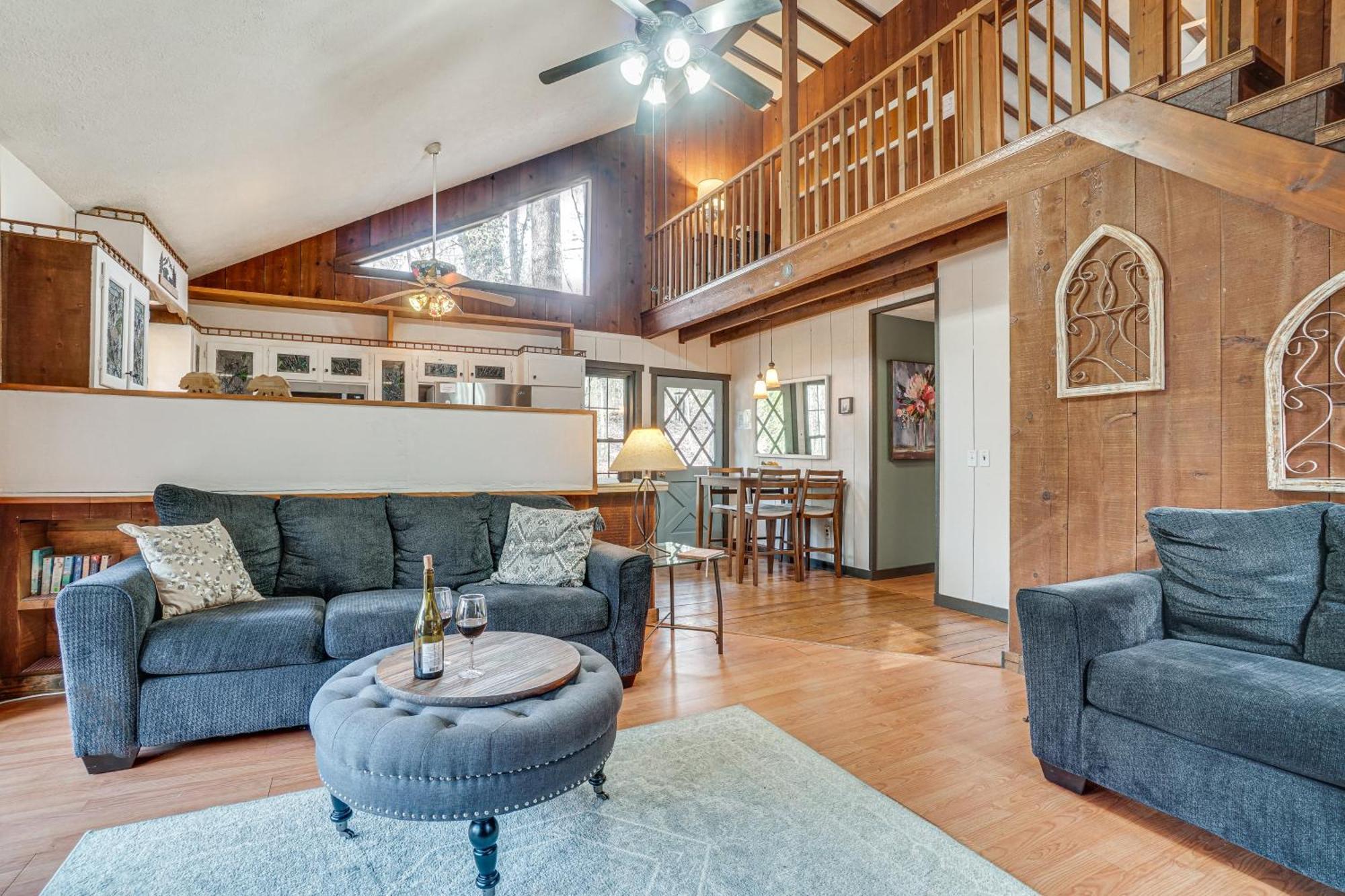 Charming Cabin With Fire Pit And Decks About 7 Mi To Helen Sautee Nacoochee Exteriör bild