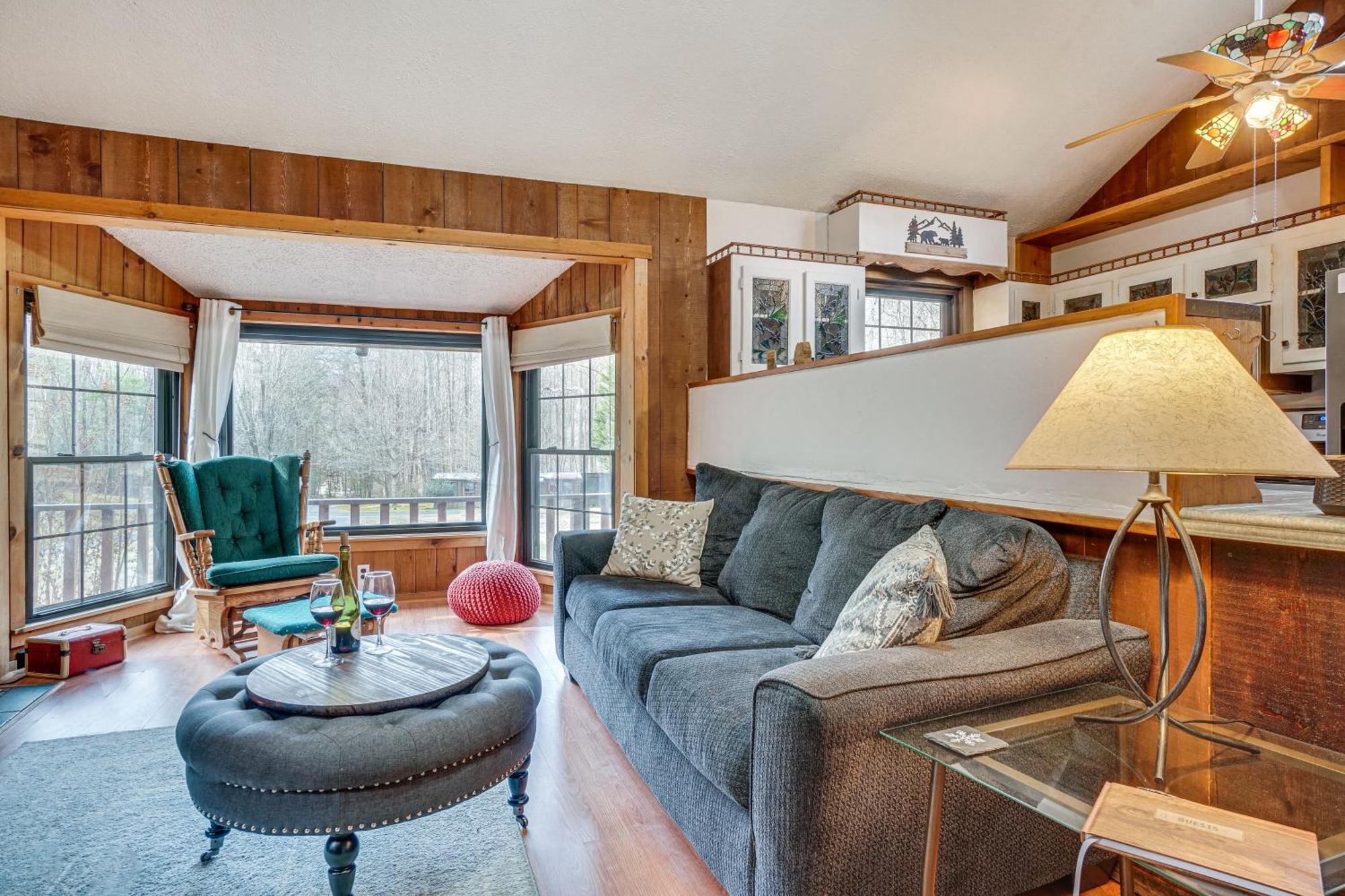 Charming Cabin With Fire Pit And Decks About 7 Mi To Helen Sautee Nacoochee Exteriör bild