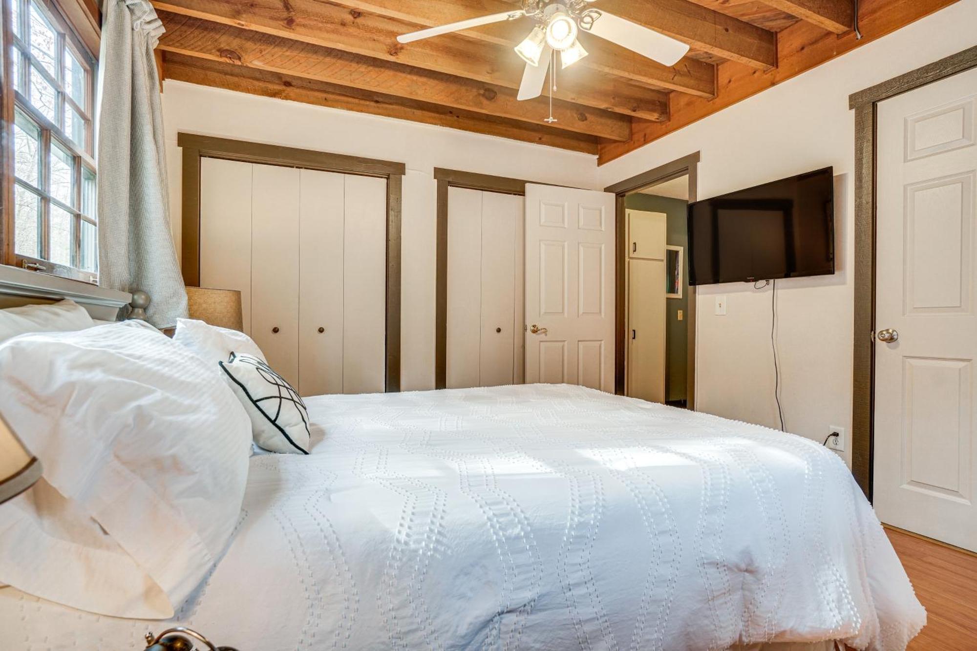 Charming Cabin With Fire Pit And Decks About 7 Mi To Helen Sautee Nacoochee Exteriör bild