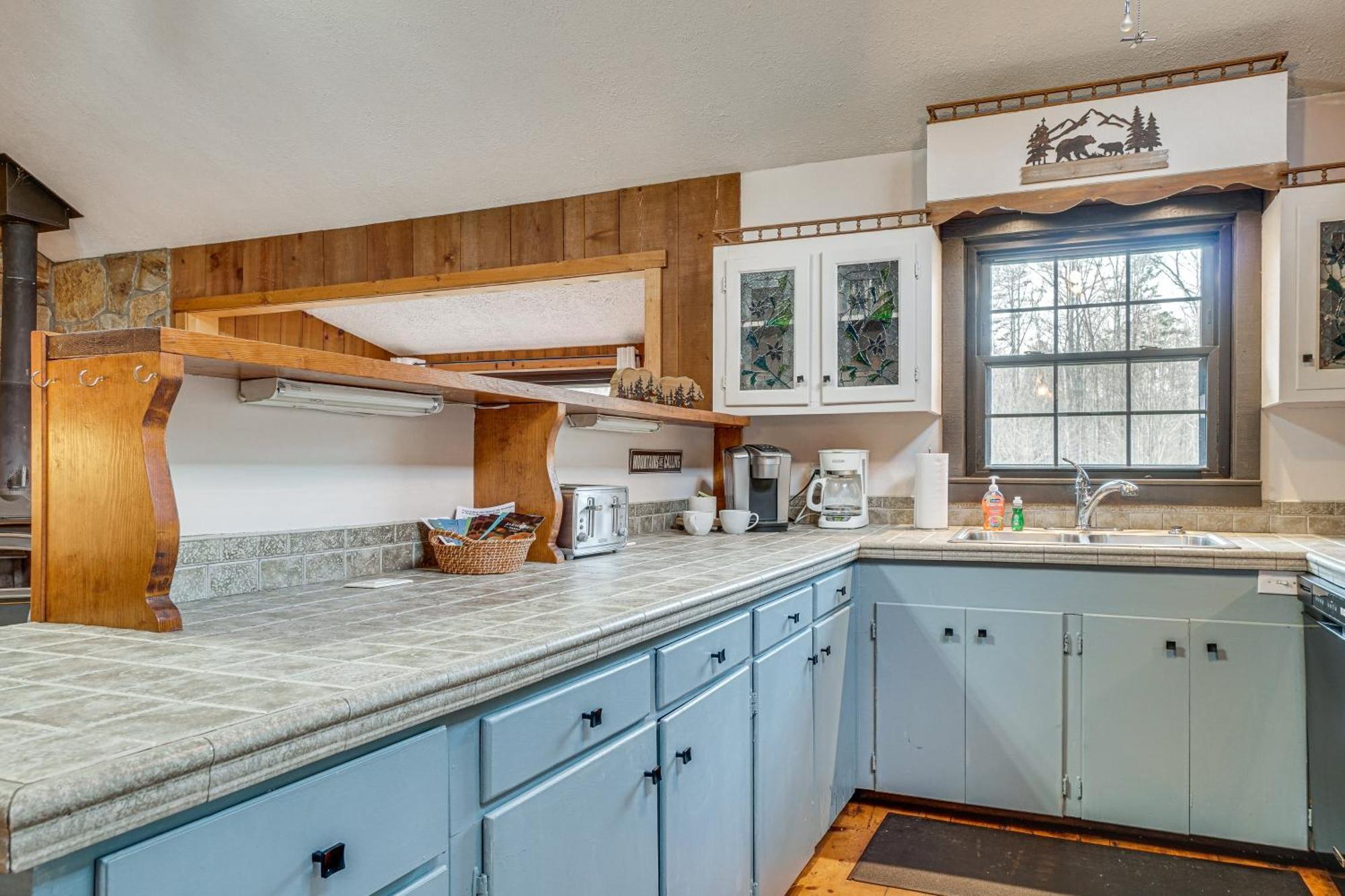 Charming Cabin With Fire Pit And Decks About 7 Mi To Helen Sautee Nacoochee Exteriör bild