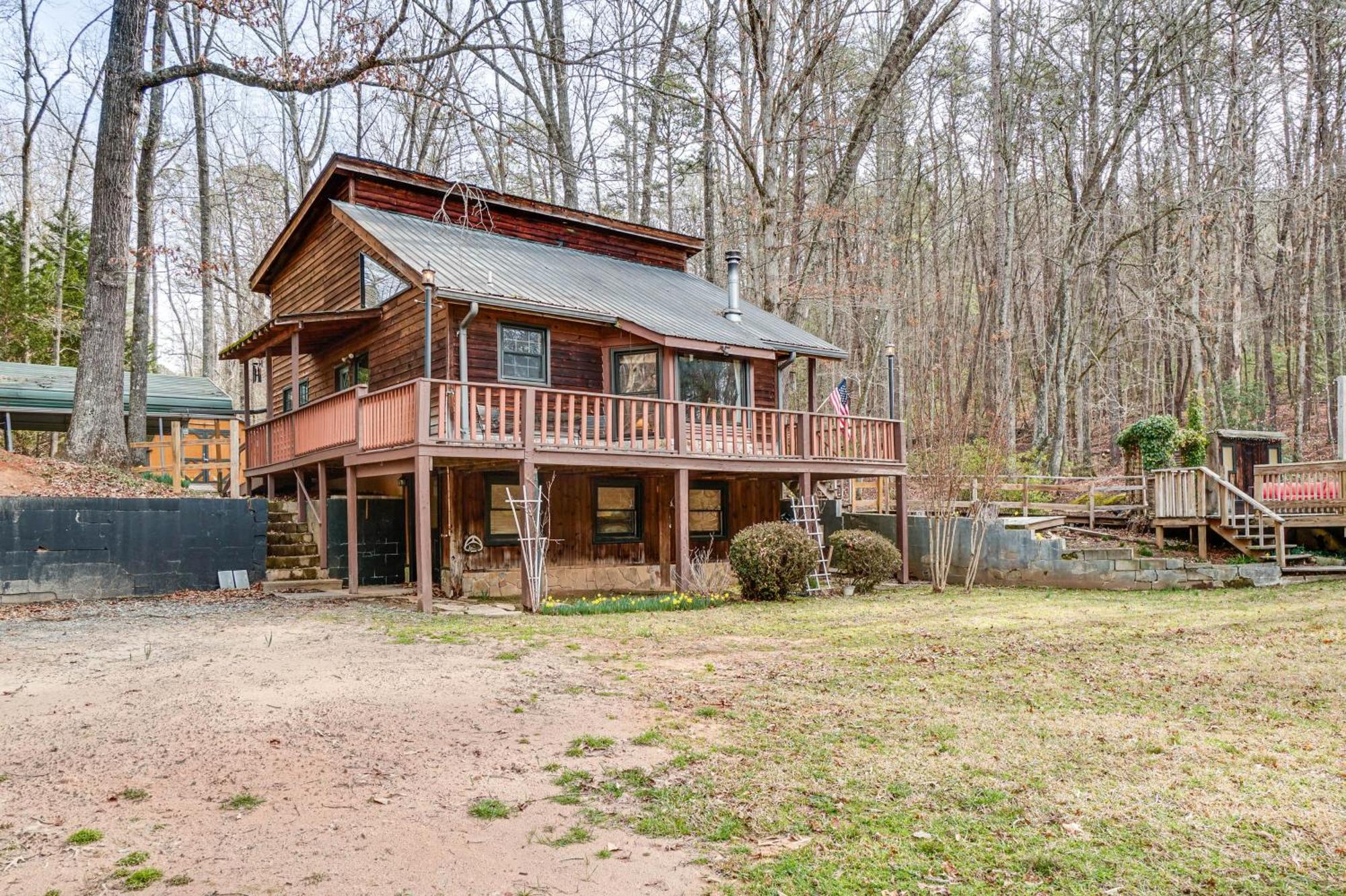 Charming Cabin With Fire Pit And Decks About 7 Mi To Helen Sautee Nacoochee Exteriör bild
